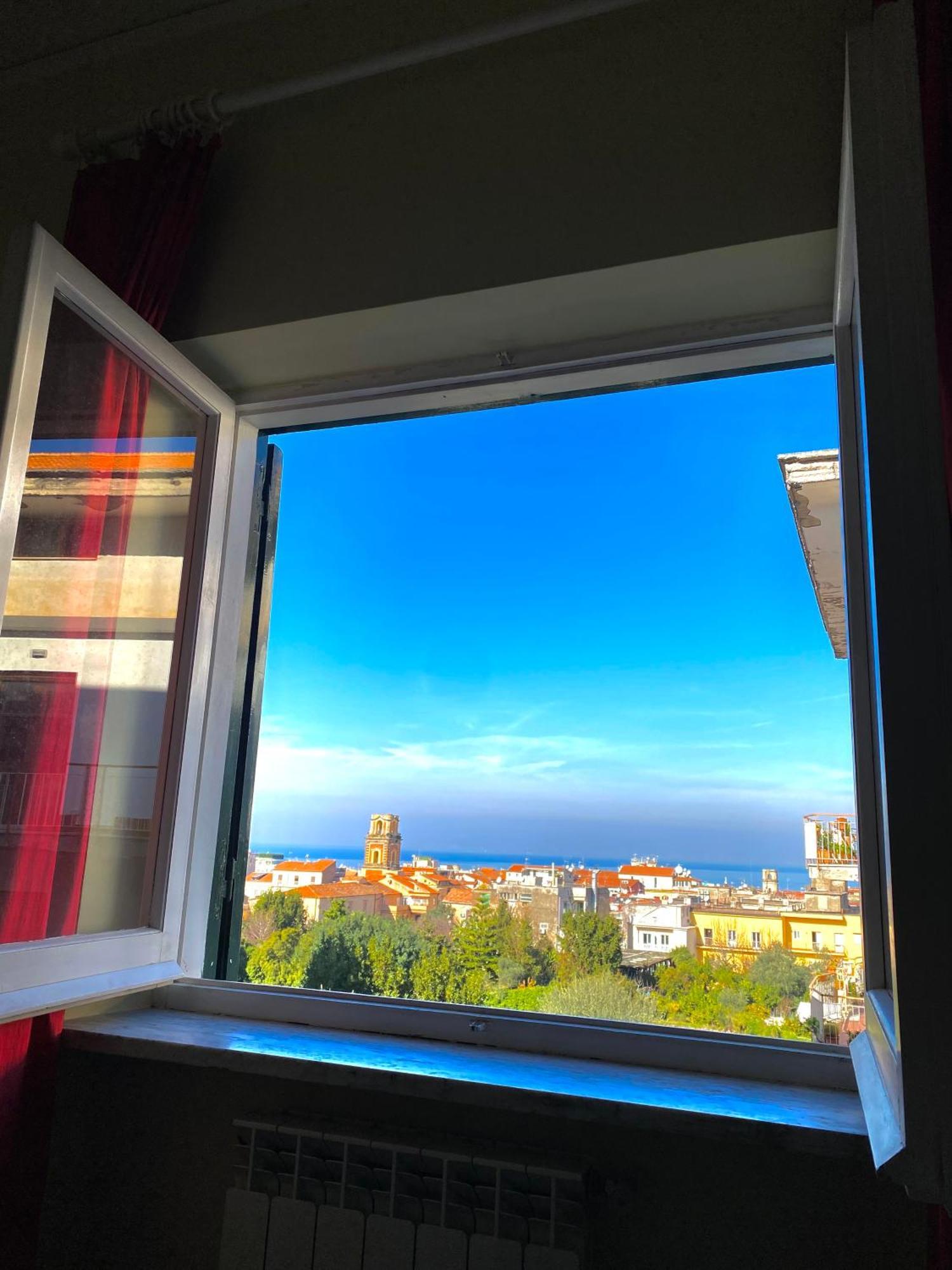 Casa Mar - Elegant Apartment With Pool And Panoramic Terrace In The Heart Of Сорренто Екстер'єр фото