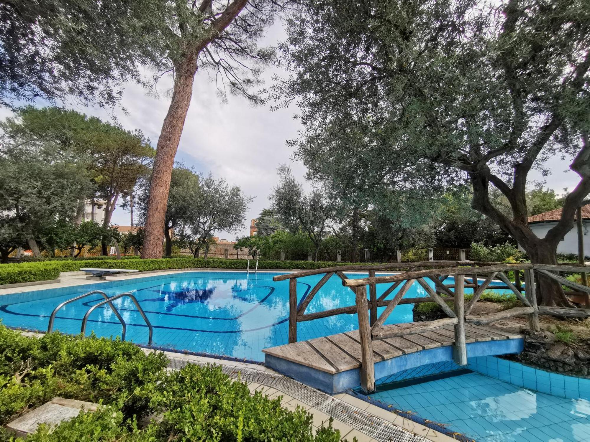 Casa Mar - Elegant Apartment With Pool And Panoramic Terrace In The Heart Of Сорренто Екстер'єр фото