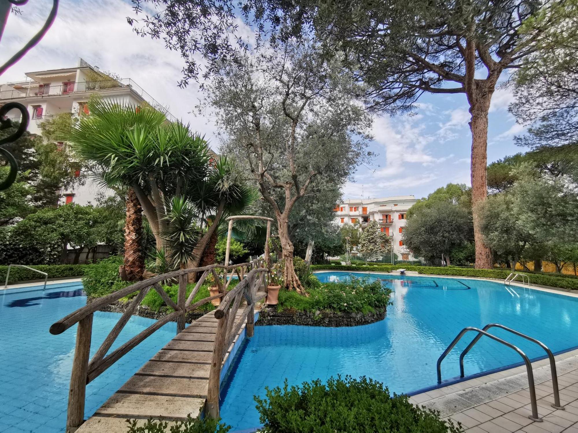 Casa Mar - Elegant Apartment With Pool And Panoramic Terrace In The Heart Of Сорренто Екстер'єр фото