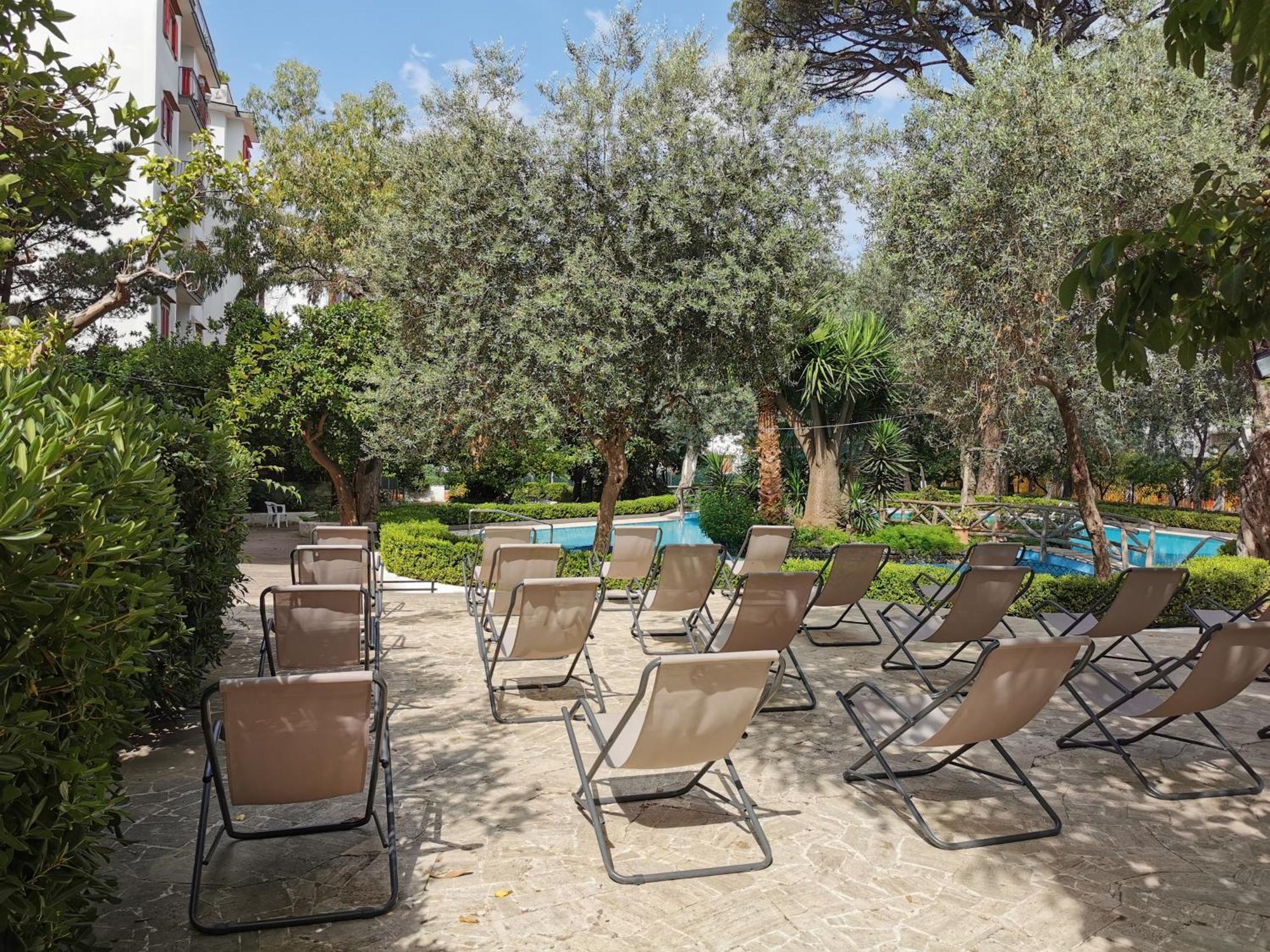 Casa Mar - Elegant Apartment With Pool And Panoramic Terrace In The Heart Of Сорренто Екстер'єр фото