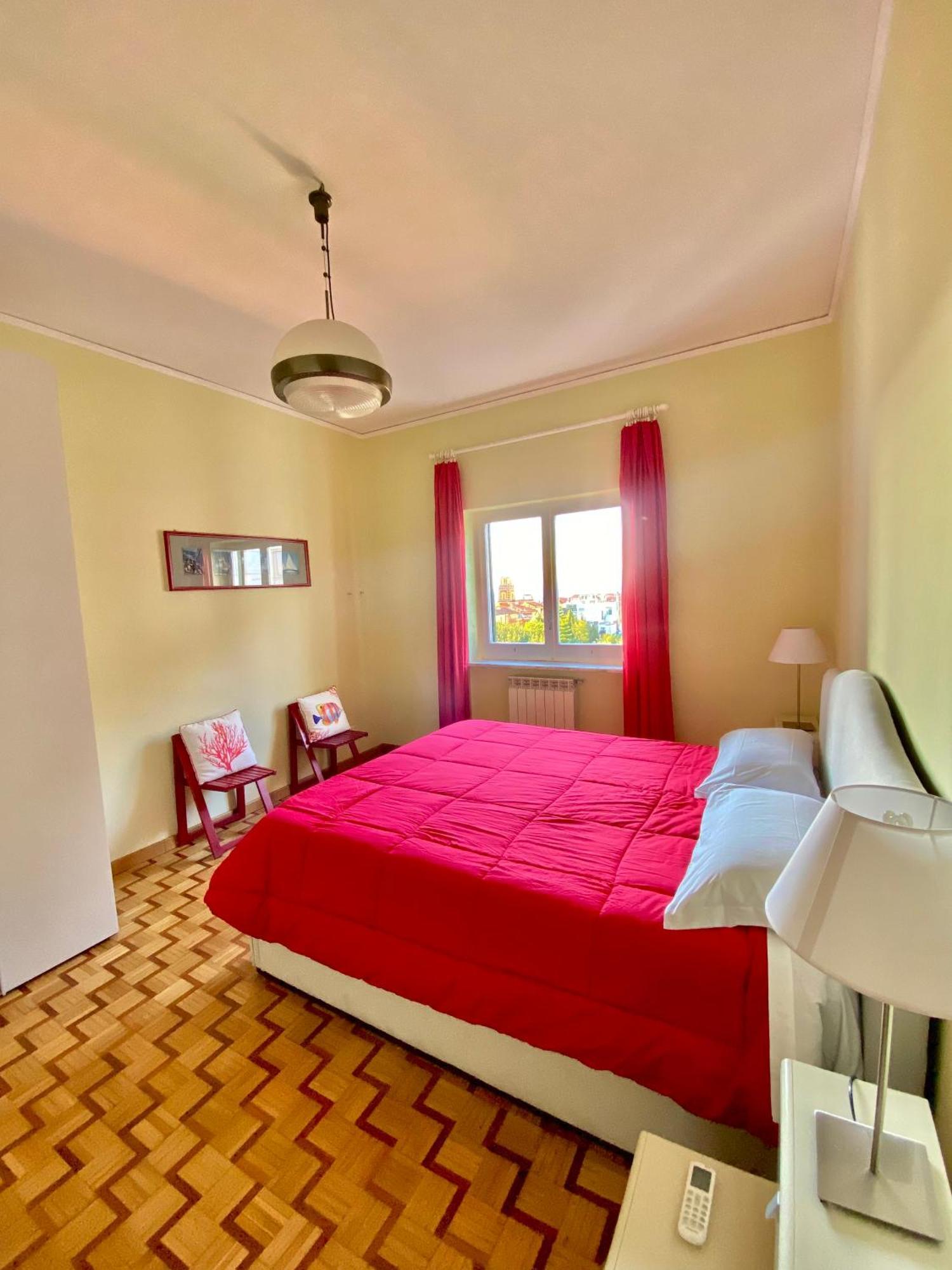 Casa Mar - Elegant Apartment With Pool And Panoramic Terrace In The Heart Of Сорренто Екстер'єр фото