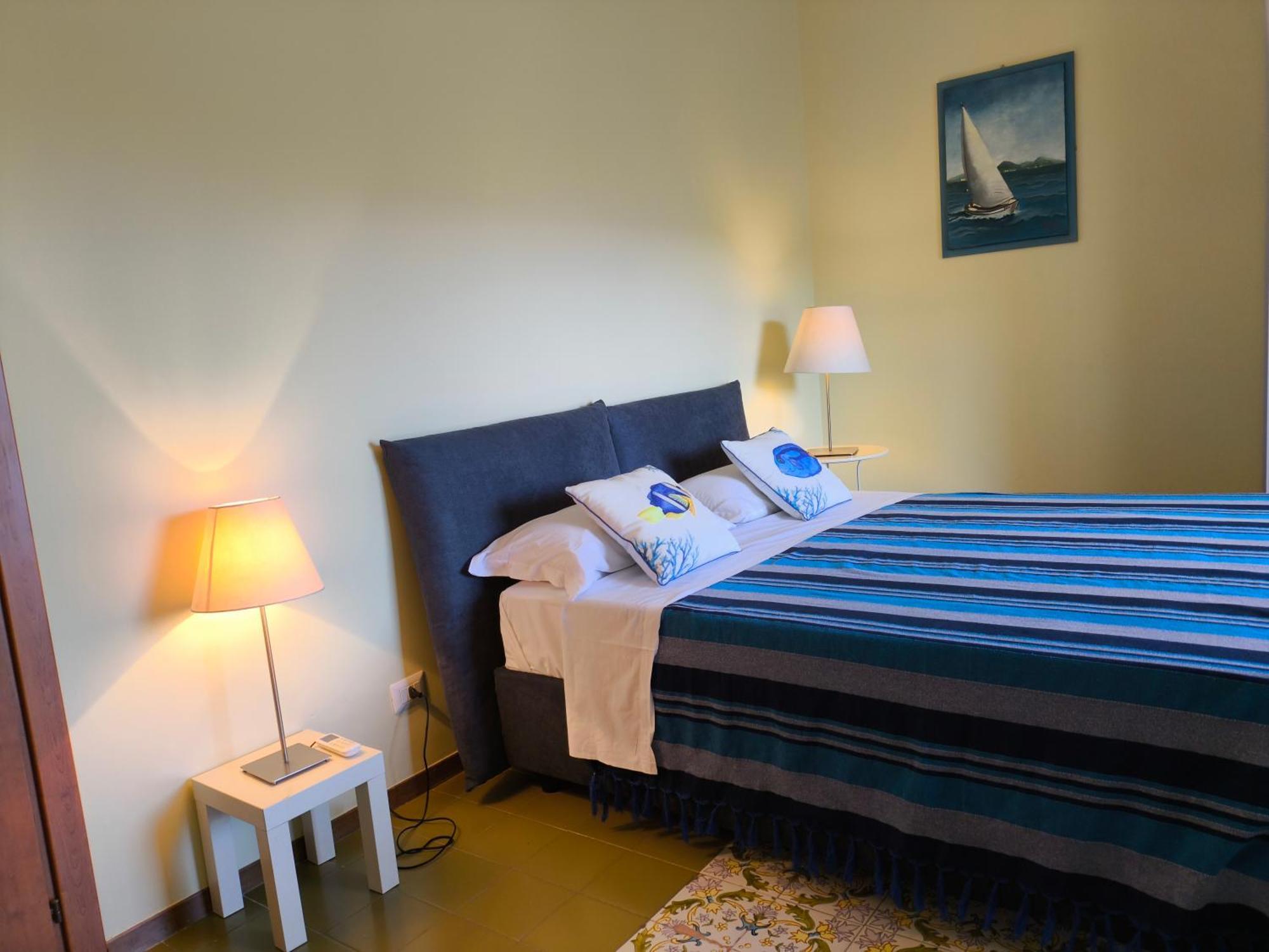 Casa Mar - Elegant Apartment With Pool And Panoramic Terrace In The Heart Of Сорренто Екстер'єр фото