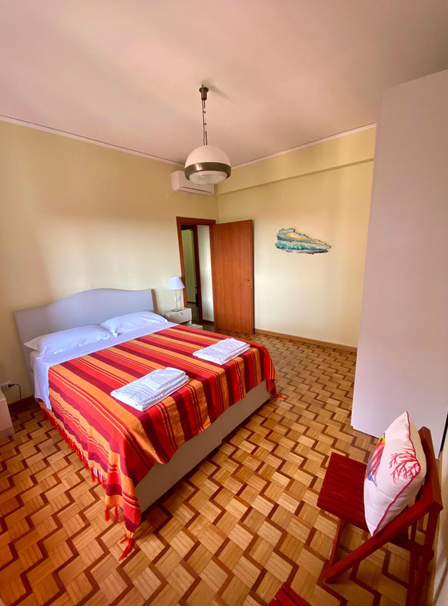 Casa Mar - Elegant Apartment With Pool And Panoramic Terrace In The Heart Of Сорренто Екстер'єр фото
