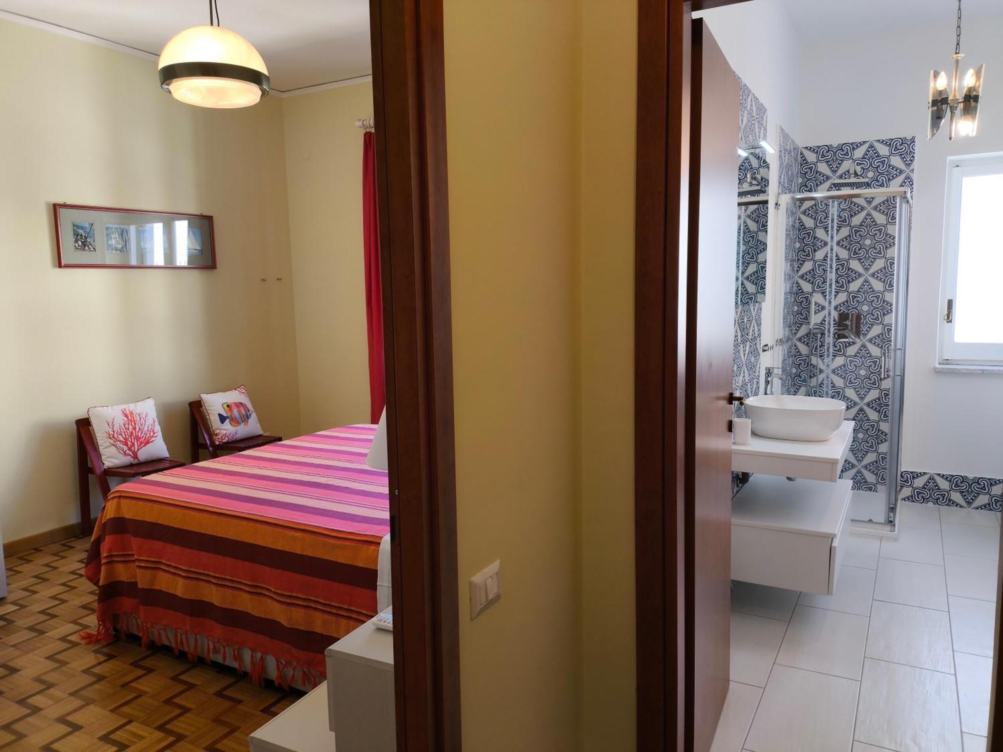 Casa Mar - Elegant Apartment With Pool And Panoramic Terrace In The Heart Of Сорренто Екстер'єр фото